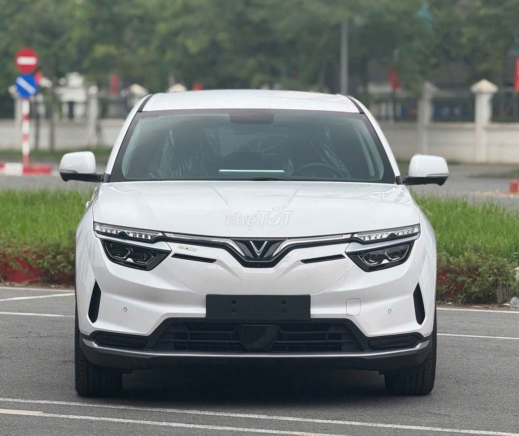 Vinfast VF8 Eco 2022 Trắng Cực Đẹp. Mua bán Ô tô tại Thành phố Thái Nguyên Thái Nguyên được đăng bởi Vinfast Ocean Park Gia Lâm Hà Nội hình 1