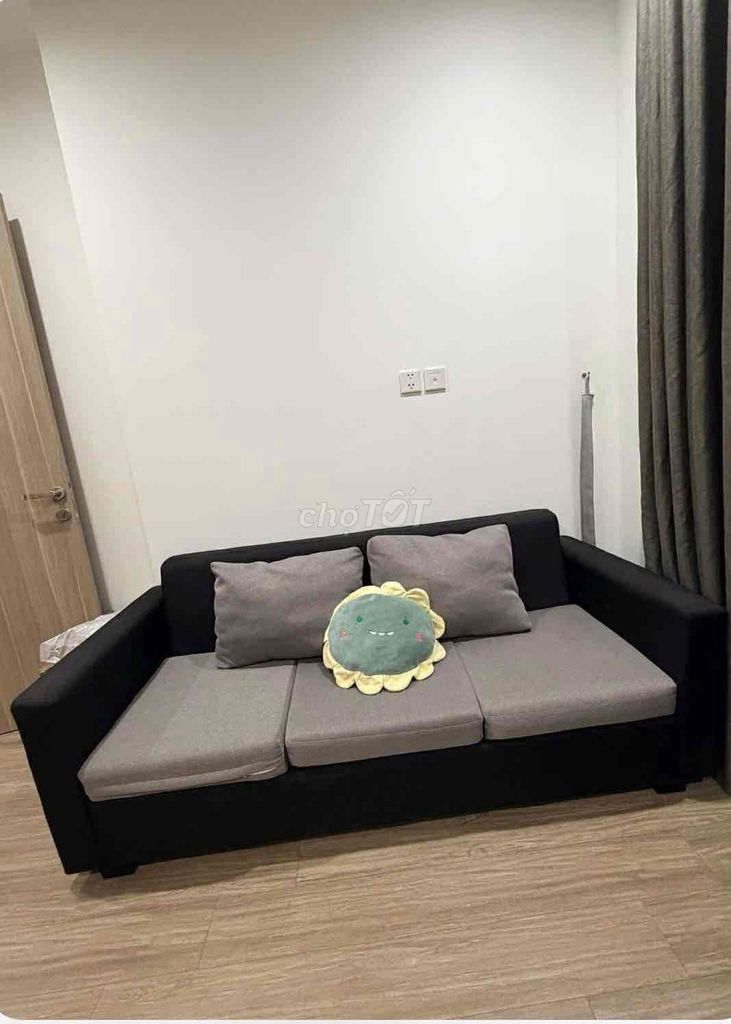 Sofa Vải Đen Xám 1m9 x 80cm. Mua bán Bàn ghế tại Thành phố Dĩ An Bình Dương được đăng bởi kiều hình 1