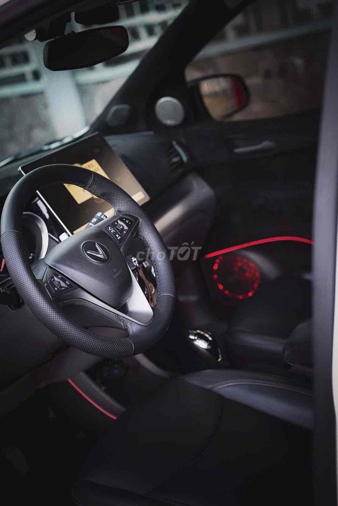 VinFast Fadil 2022 Trắng 65000 km. Mua bán Ô tô tại Thành phố Thủ Dầu Một Bình Dương được đăng bởi ĐĂNG KHOA SERVICE CENTER hình 4