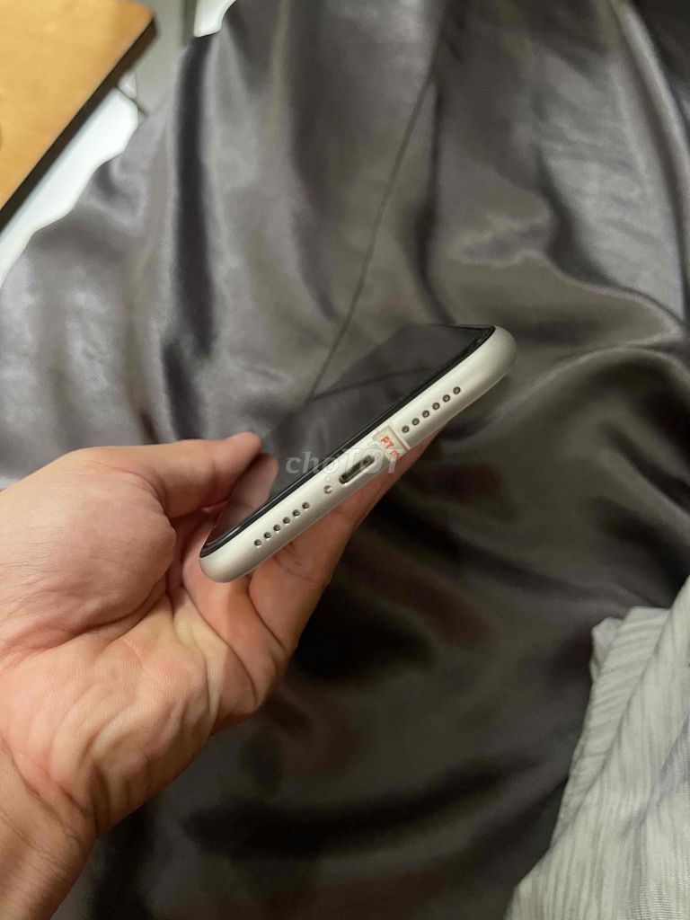 Apple iPhone XR Trắng Như mới. Mua bán Điện thoại tại Quận Bình Tân Tp Hồ Chí Minh được đăng bởi Mr Long hình 1