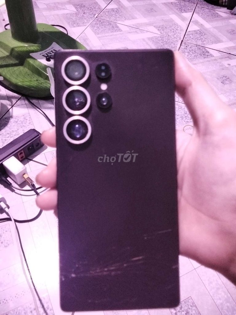 Samsung Galaxy S25 Ultra 5G 512GB Đen Bể mặt sau. Mua bán Điện thoại tại Thành phố Thuận An Bình Dương được đăng bởi Đoàn Ngọc Minh Thuỳ hình 1