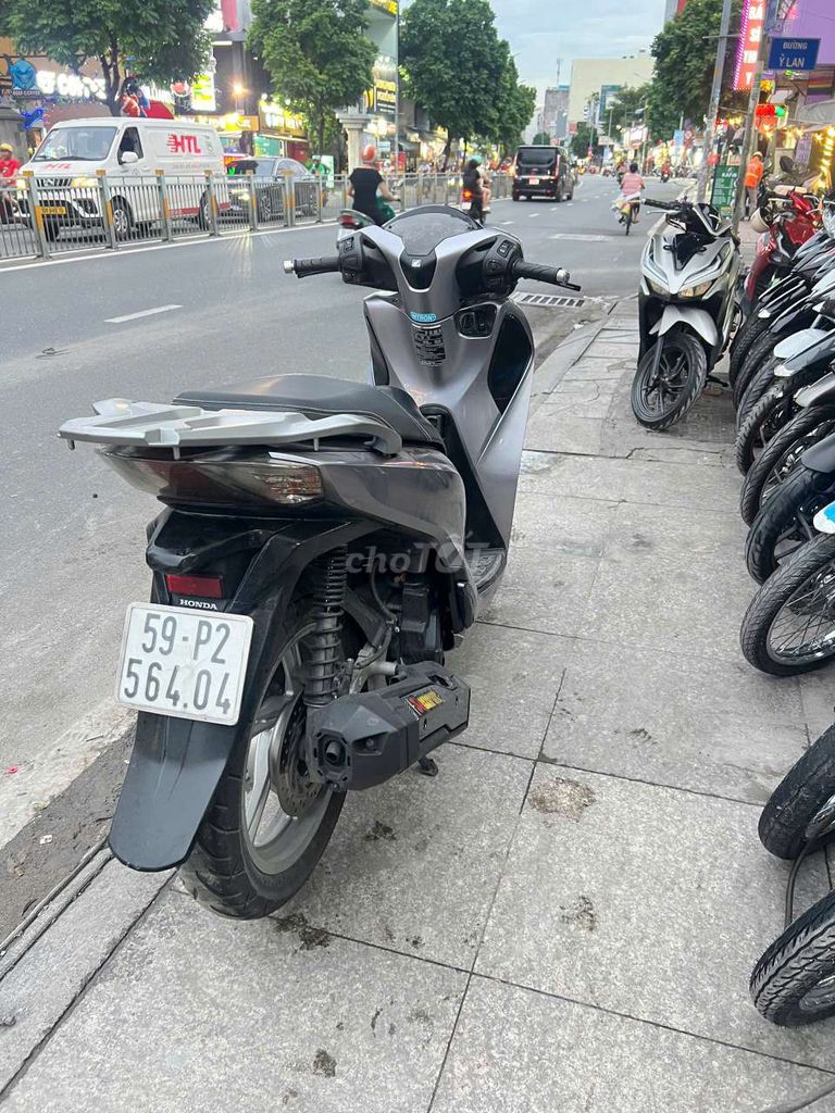 Honda SH 125 2019 mới 90% Bstp chính chủ. Mua bán Xe máy tại Quận Tân Phú Tp Hồ Chí Minh được đăng bởi Tuanduy hình 4