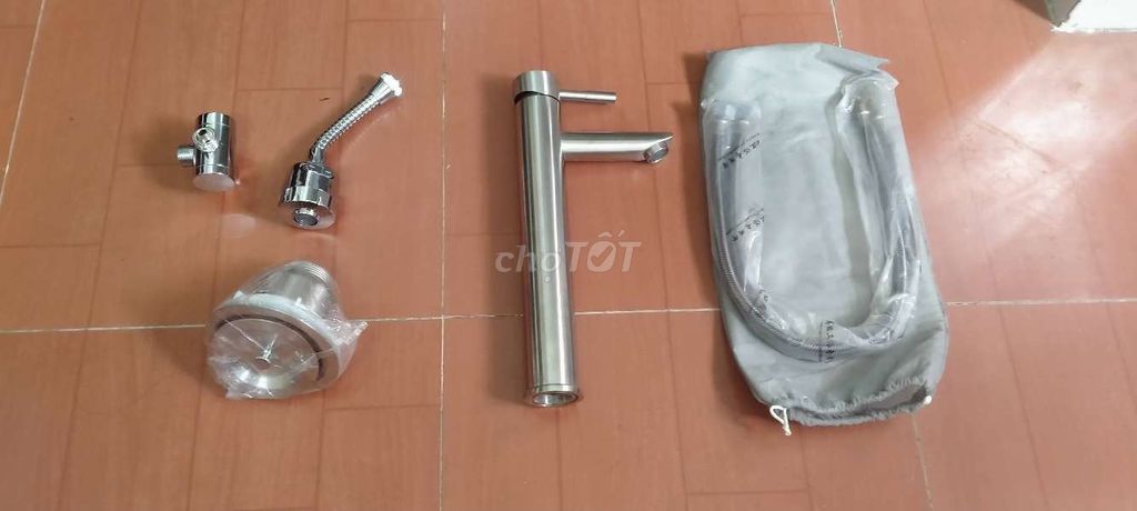 Vòi chậu Luxsian Inox Mới nguyên. Mua bán Thiết bị vệ sinh, nhà tắm tại Quận 11 Tp Hồ Chí Minh được đăng bởi Sữa tươi hình 1