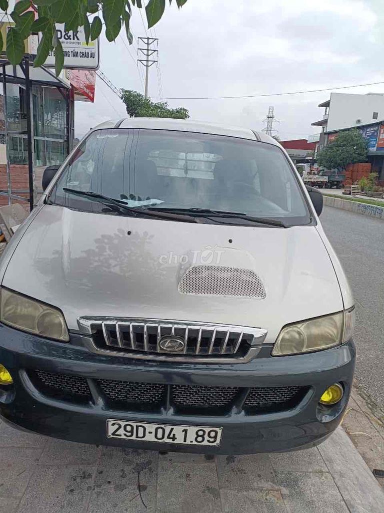 Hyundai Starex 2004 Серебристый МКПП 9 мест