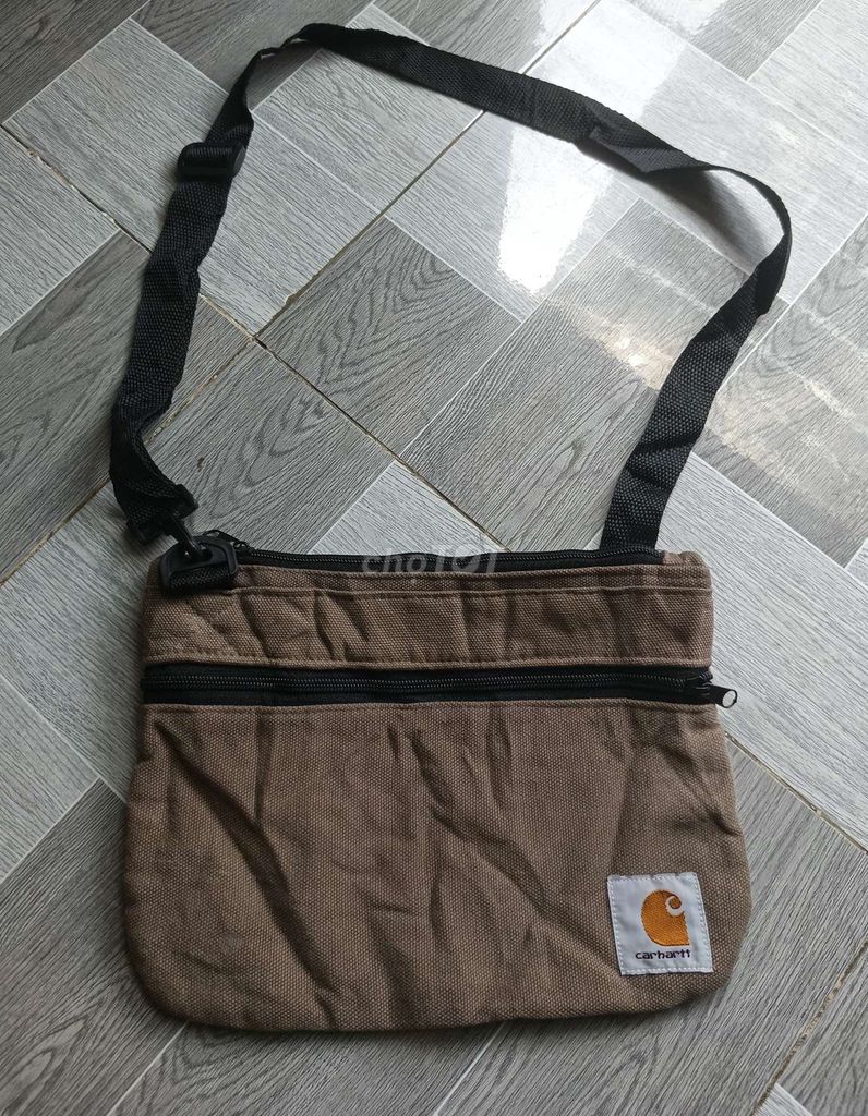 Túi đeo chéo Carhartt Nâu Unisex. Mua bán Túi xách tại Thành phố Thuận An Bình Dương được đăng bởi Mê Vintage hình 1