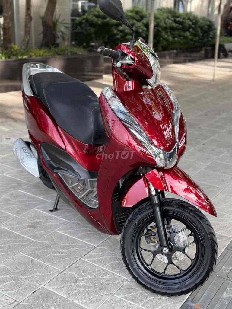 Honda Lead 2018 красный, вьетнамская сборка