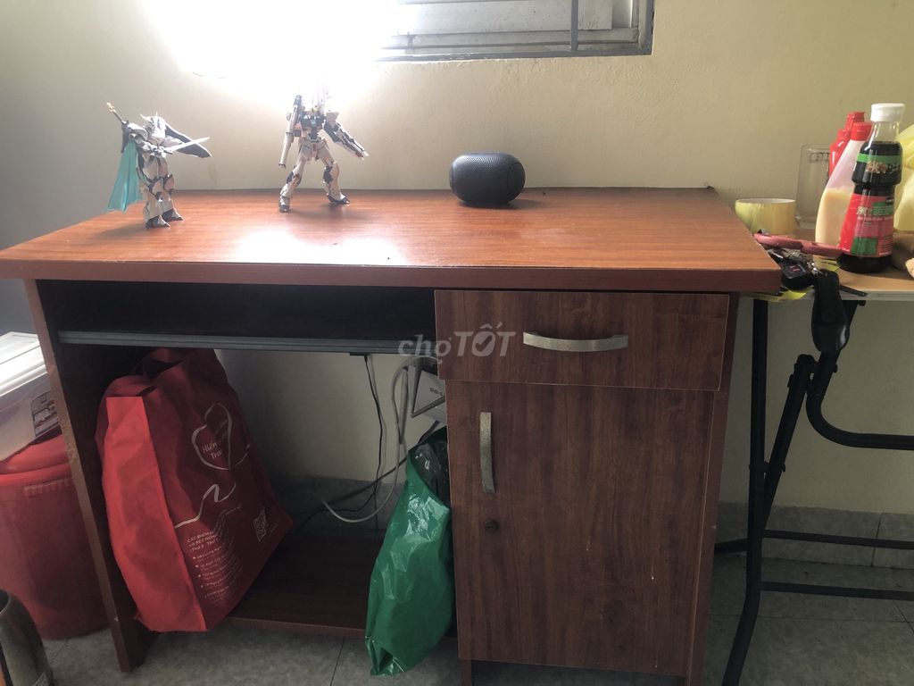 Bàn học Gỗ Nâu 1.2m 60cm. Mua bán Bàn ghế tại Huyện Thanh Trì Hà Nội được đăng bởi Đức Nguyễn hình 1
