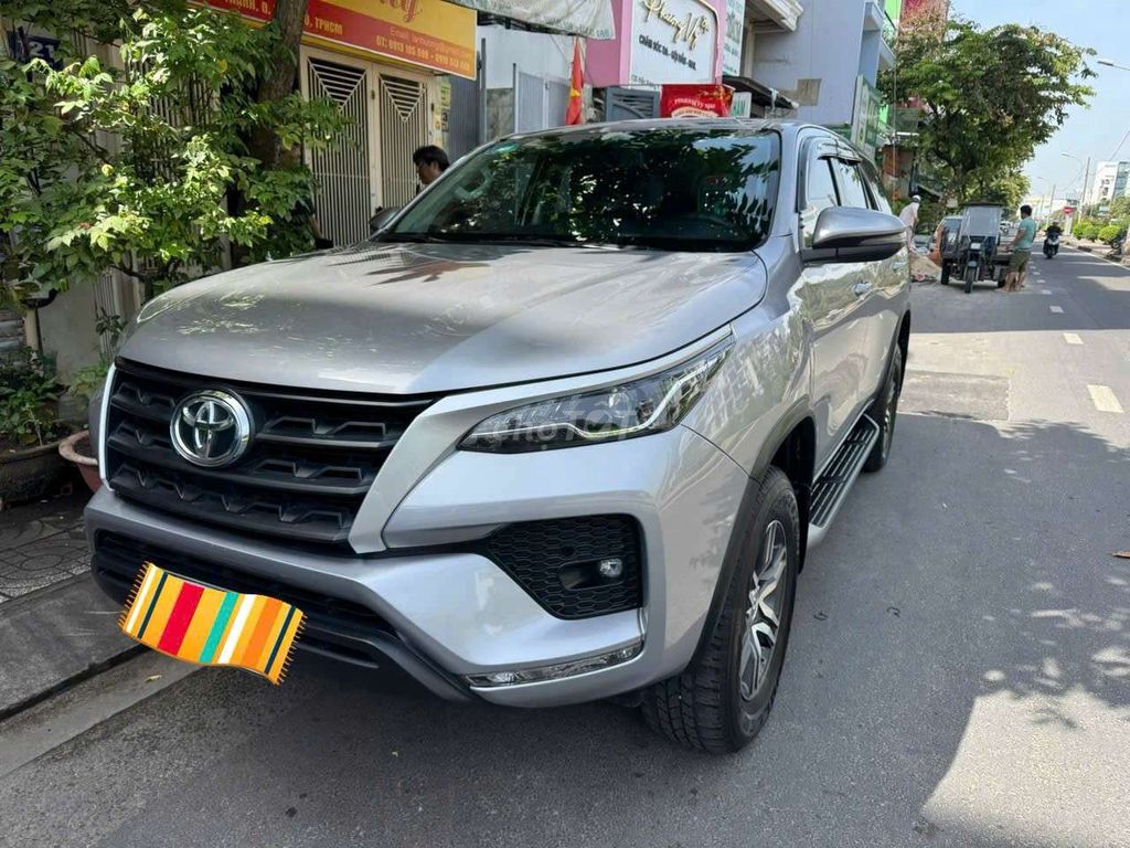 Toyota fortuner 2.4G. Mua bán Ô tô tại Thành phố Thủ Đức Tp Hồ Chí Minh được đăng bởi Ms Hiệp  hình 1