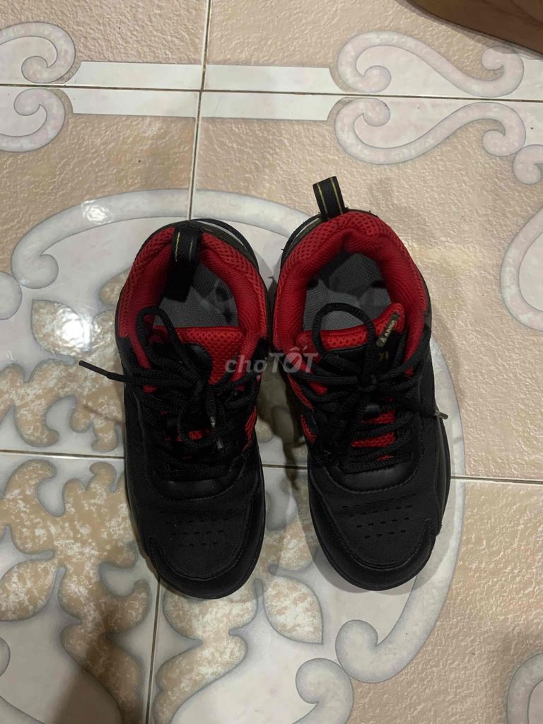 Giày cầu lông size 37(24,5cm)