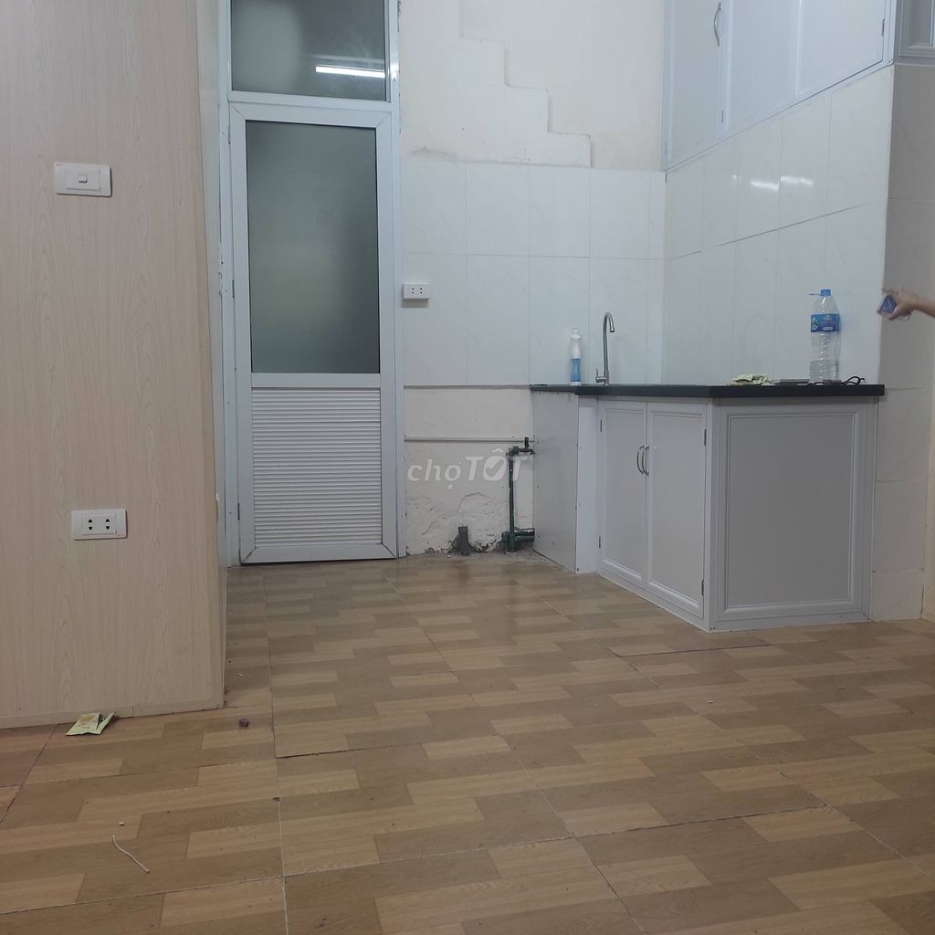Cho thuê nhà tầng 1 ngõ 94 Tân Mai, 35m2, giá 4.4tr