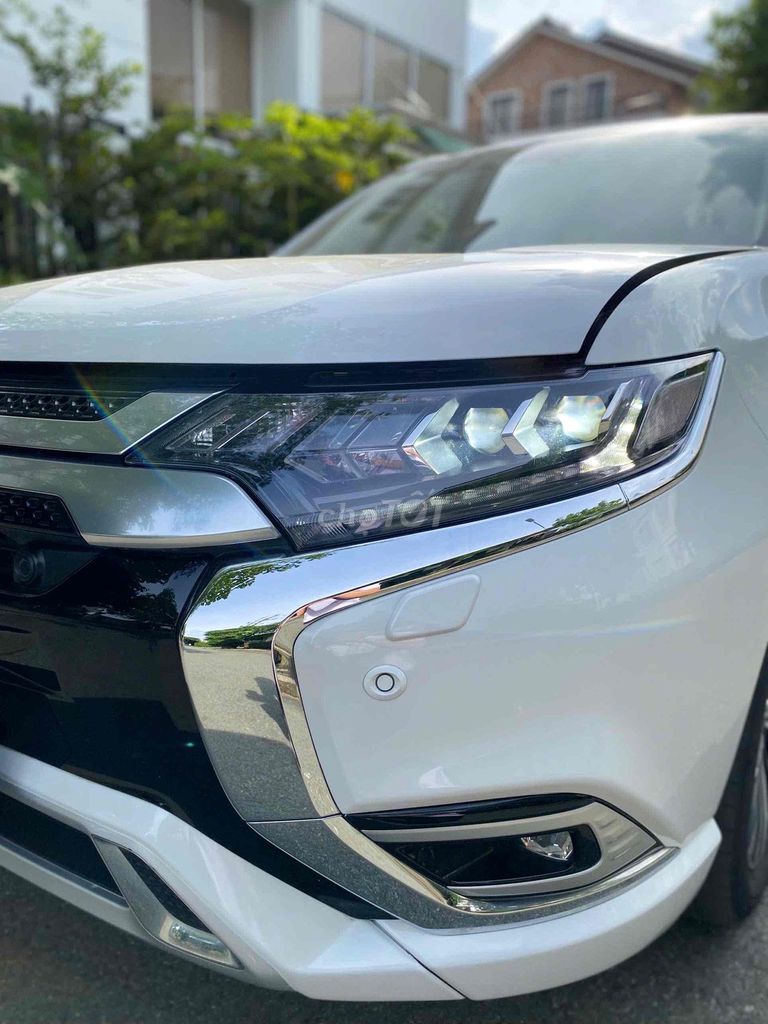 Mitsubishi Outlander 2022 Premium - 26000km. Mua bán Ô tô tại Quận 7 Tp Hồ Chí Minh được đăng bởi Phương Tùng hình 5