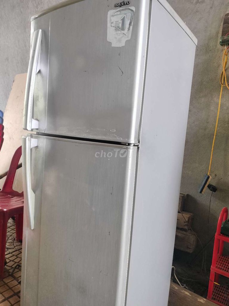 Tủ lạnh Sanyo 200L Bạc. Mua bán Tủ lạnh tại Huyện Trảng Bom Đồng Nai được đăng bởi Ninh Hoàng quý hình 1