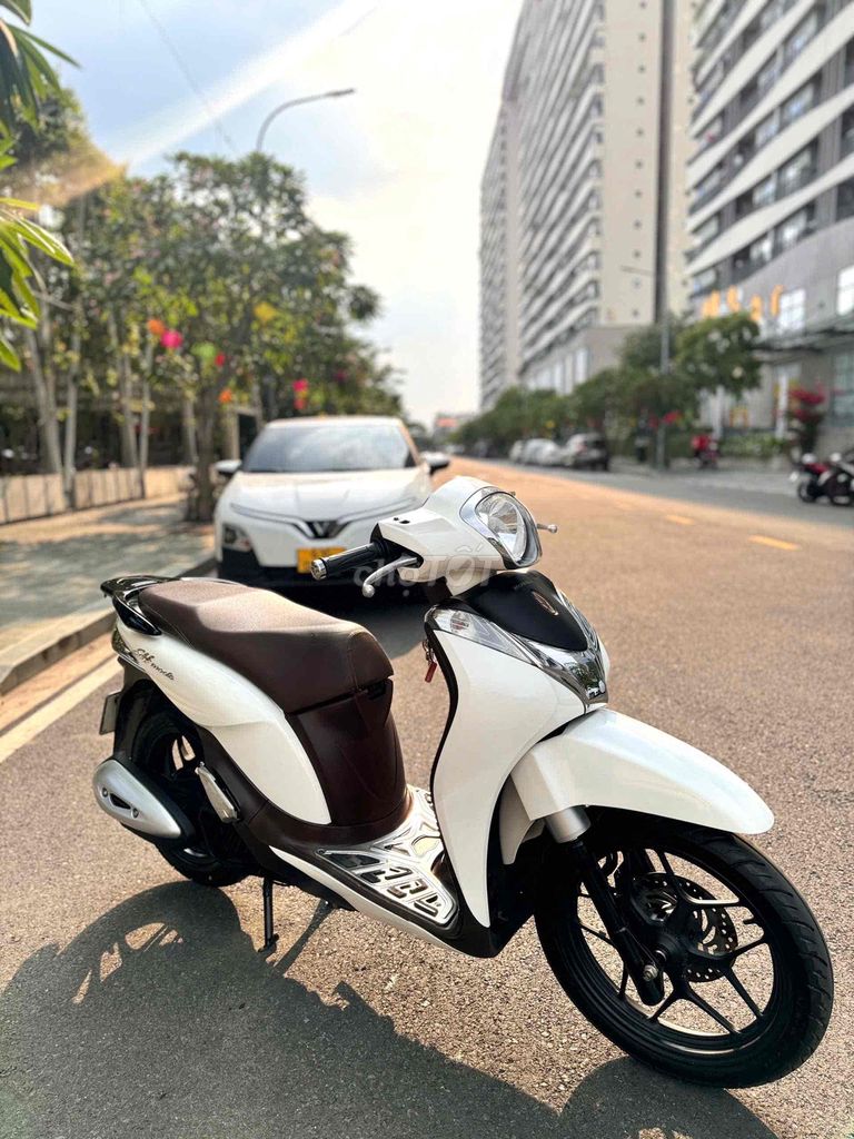 Shmode2016 khoá lớn bstp 9c, xe đẹp máy zin, góp. Mua bán Xe máy tại Quận 8 Tp Hồ Chí Minh được đăng bởi Võ Thanh Nhựt hình 2