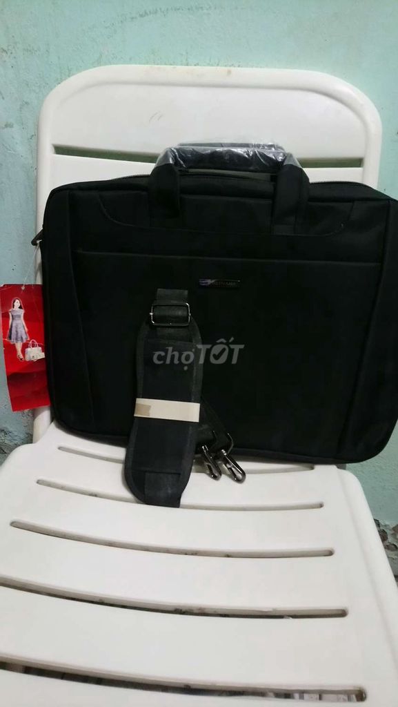 Cặp đựng laptop Đen Mới. Mua bán Túi xách tại Quận Ninh Kiều Cần Thơ được đăng bởi Nguyễn Hải Thanh hình 1