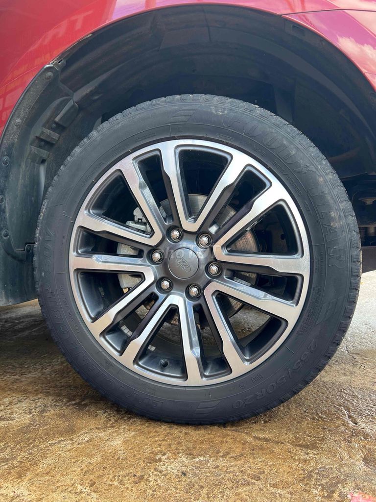 Ford Everest 2019 Titanium 2.0L 4x2 AT - 81000 km. Mua bán Ô tô tại Thị Xã Buôn Hồ Đắk Lắk được đăng bởi Daihunghienphat hình 11