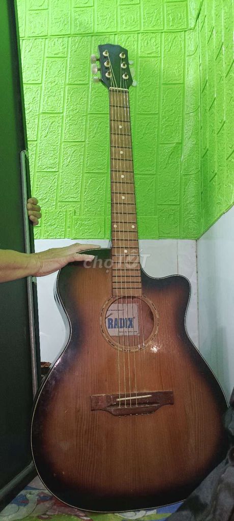 Đàn guitar Radix Nâu Gỗ. Mua bán Nhạc cụ tại Quận Liên Chiểu Đà Nẵng được đăng bởi ha salem hình 1