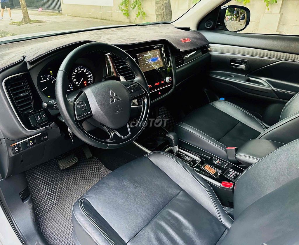 Mitsubishi Outlander 2021 2.0 CVT - 70000 km. Mua bán Ô tô tại Quận Cầu Giấy Hà Nội được đăng bởi Quang Huy hình 5