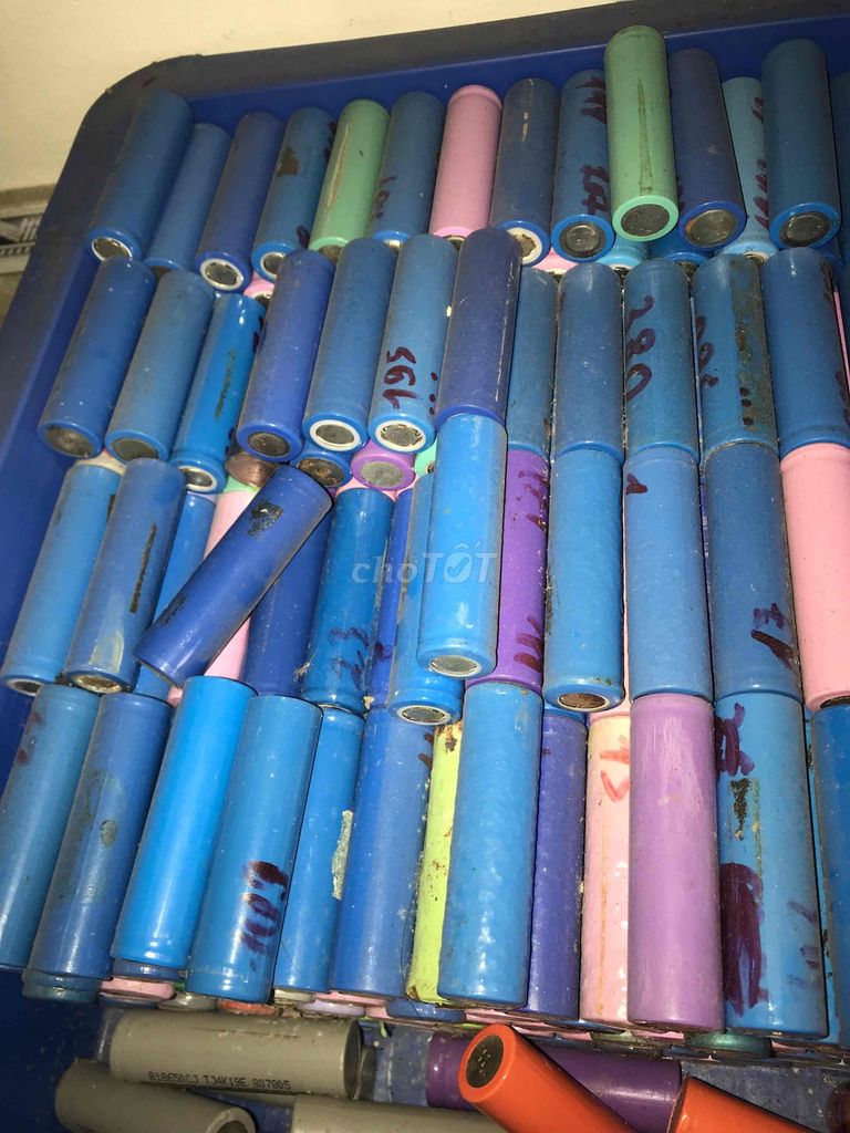 Pin sạc 18650 1500mah 3.7V bảo hành 30 ngày. Mua bán Phụ kiện (Màn hình, Chuột...) tại Huyện Yên Phong Bắc Ninh được đăng bởi phu hình 1
