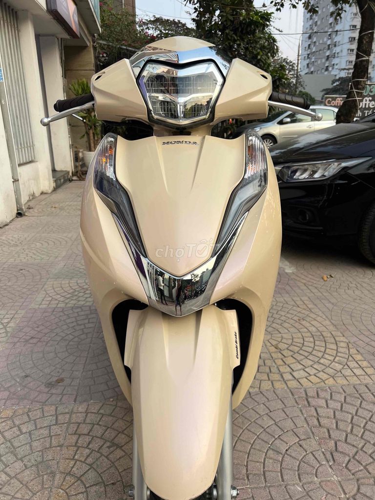 LEAD bản đặc biết chính chủ từ mới. Mua bán Xe máy tại Quận Hà Đông Hà Nội được đăng bởi tung hình 8