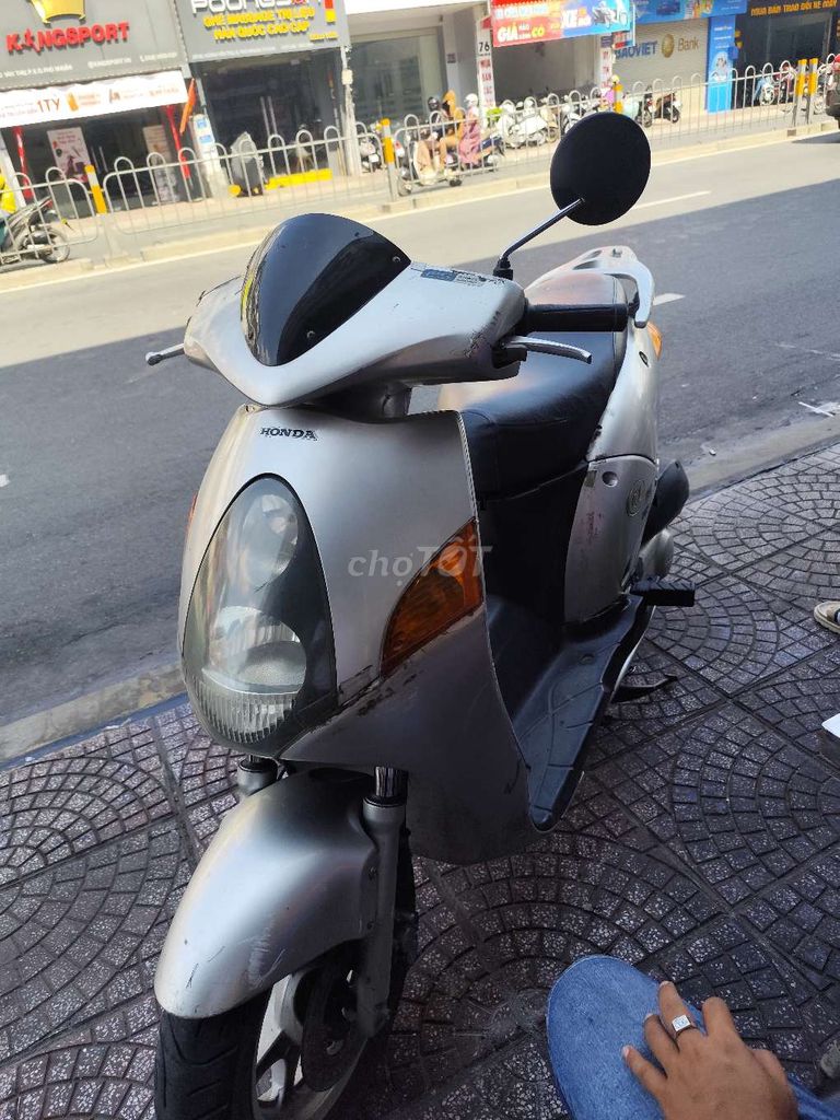 Honda Dylan màu Bạc. Mua bán Xe máy tại Quận Phú Nhuận Tp Hồ Chí Minh được đăng bởi Hiếu Nguyễn hình 6