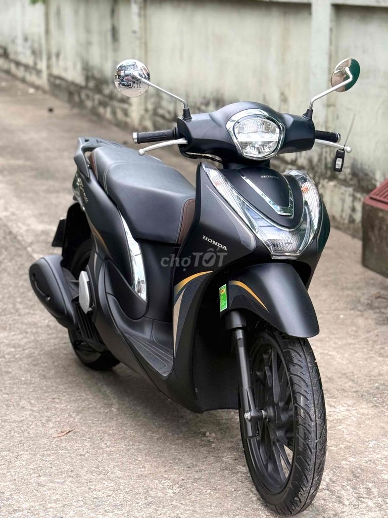 Honda SH Mode спецверсия с номерами Хошимина от собственника