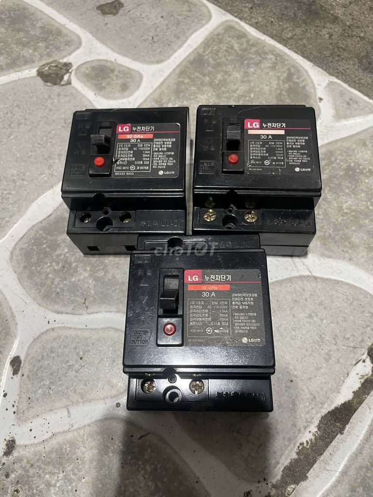 CB chống giật 30A hiệu LG hàn quốc. Mua bán Nội thất, đồ gia dụng khác tại Thị xã Bến Cát Bình Dương được đăng bởi luannguyen hình 1