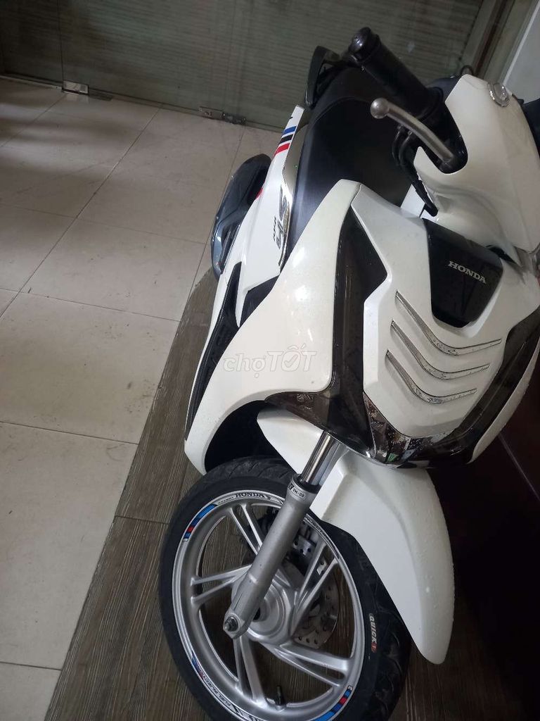 Cần bán xe SH 150i đời 2017. Mua bán Xe máy tại Thành phố Biên Hòa Đồng Nai được đăng bởi Khoa Phương  hình 3