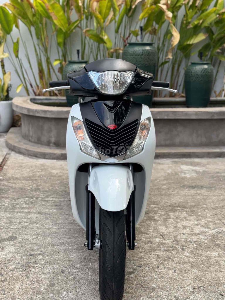 Honda SH125 Ý Trắng số máy 1059 xe đẹp nguyên rin