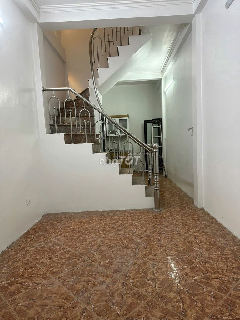 CHO THUÊ NHÀ PHỐ HẠ ĐÌNH, 35M2, 4T, Ô TÔ TRÁNH, KINH DOANH TỐT. 12 TR