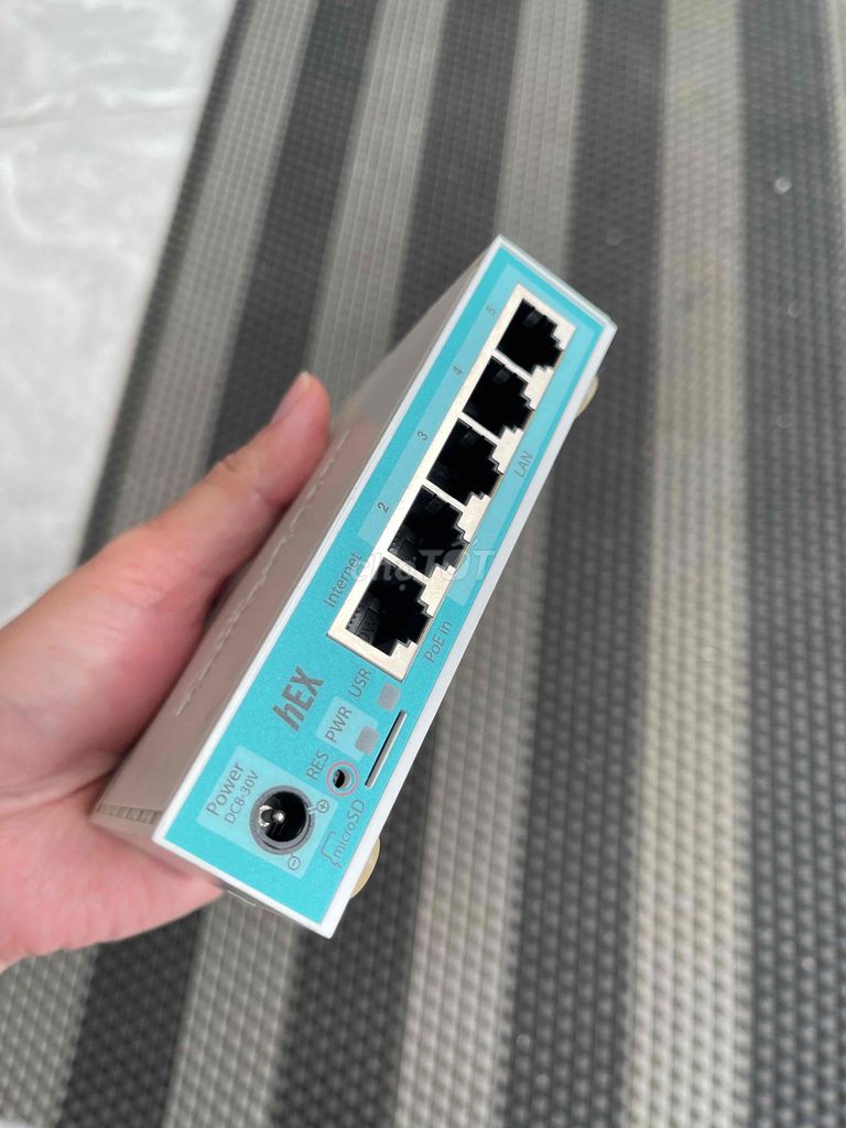 Bộ định tuyến Mikrotik 750gr3 Trắng Như mới. Mua bán Phụ kiện (Màn hình, Chuột...) tại Thành phố Đà Lạt Lâm Đồng được đăng bởi KIM Đào hình 1