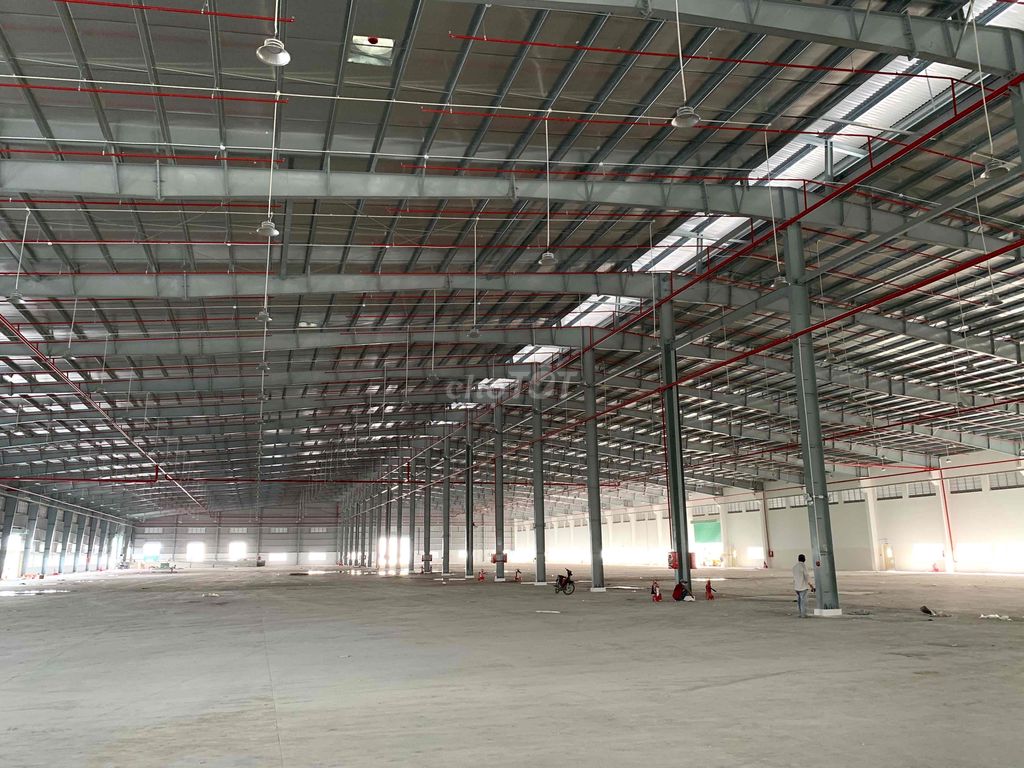 Cho Thuê Nhà Xưởng Sản Xuất Đa Nghành Nghề Tại KCN Long An. Cho thuê văn phòng, mặt bằng kinh doanh tại Huyện Đức Hòa Long An được đăng bởi KHOXUONGVIPVN hình 2