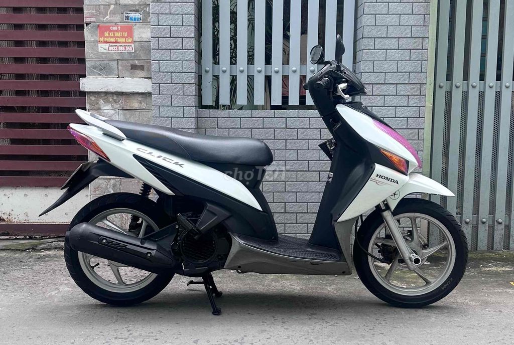 Click đẹp, máy êm thì thầm bao vọt. Mua bán Xe máy tại Quận 8 Tp Hồ Chí Minh được đăng bởi Quân  hình 4