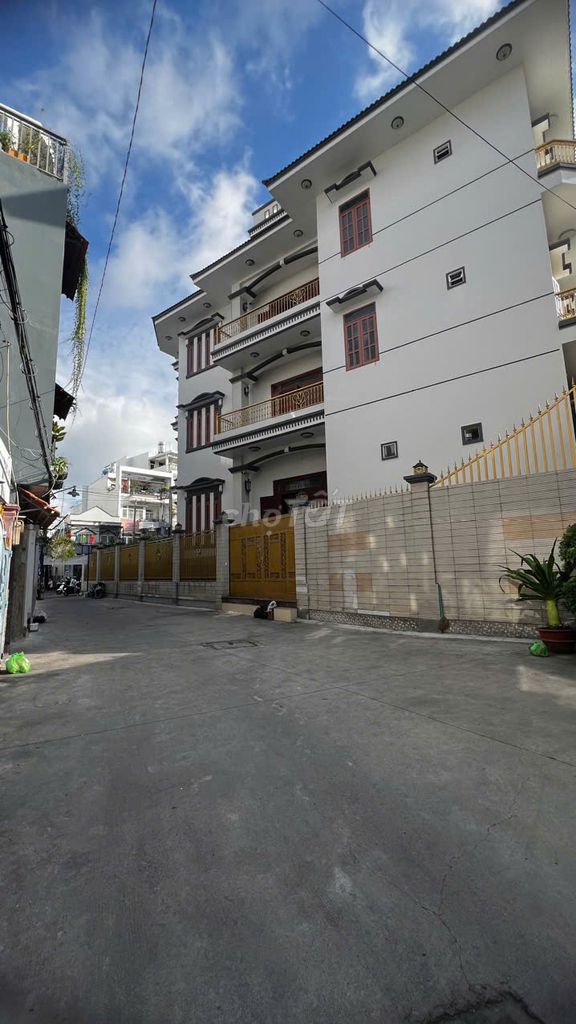 Đất vuông sát phạm văn đồng lê quang định