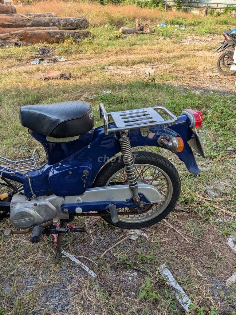 Honda Cub 50cc. Mua bán Xe máy tại Huyện Hóc Môn Tp Hồ Chí Minh được đăng bởi Nguyễn  màu Xanh hình 4