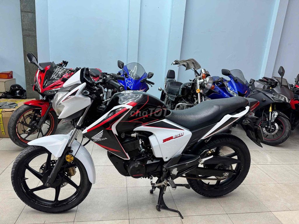 Honda RR150 màu Trắng Đen. Mua bán Xe máy tại Huyện Bình Chánh Tp Hồ Chí Minh được đăng bởi Phong Vũ hình 1