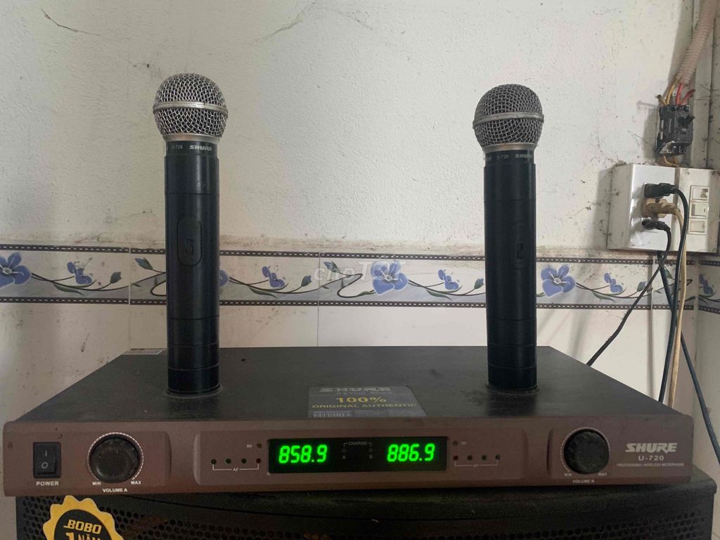 Micro không dây Shure U-720 Đen. Mua bán Tivi, Âm thanh tại Quận Ninh Kiều Cần Thơ được đăng bởi Trần Gia hình 1