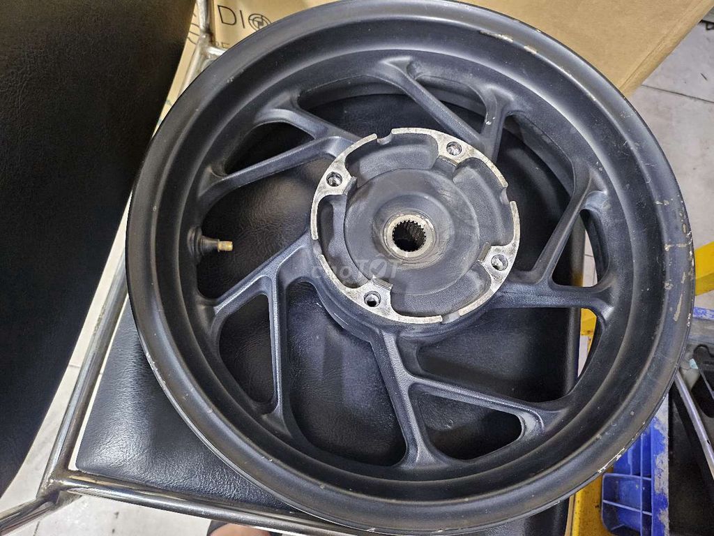 Mâm sau thắng đĩa zin tháo xe VARIO 160 Indonesia. Mua bán Phụ tùng xe tại Quận 1 Tp Hồ Chí Minh được đăng bởi KIM Merchant hình 5