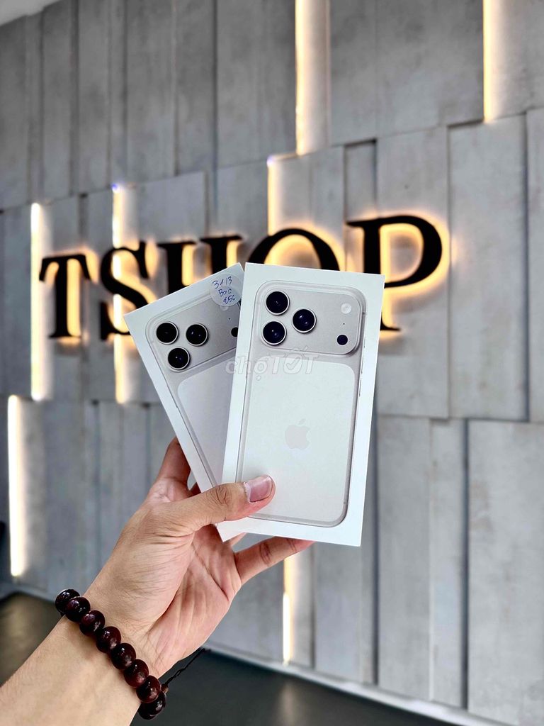iPhone 17 Pro Bạc 256gb New Seal Chính Hãng. Mua bán Điện thoại tại Quận Thanh Khê Đà Nẵng được đăng bởi Thiện Lê TShop 16 Lê Đình Lý hình 1