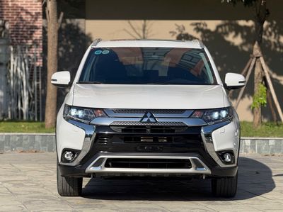 Mitsubishi Outlander Premium 2.0 CVT 2021. Mua bán Ô tô tại Quận Long Biên Hà Nội được đăng bởi PHÚC LÂM  AUTO
