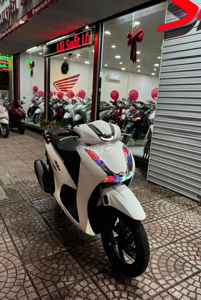 Honda SH350i 2022 Trắng. Mua bán Xe máy tại Quận Phú Nhuận Tp Hồ Chí Minh được đăng bởi XeMáy MinhThứ59  hình 1