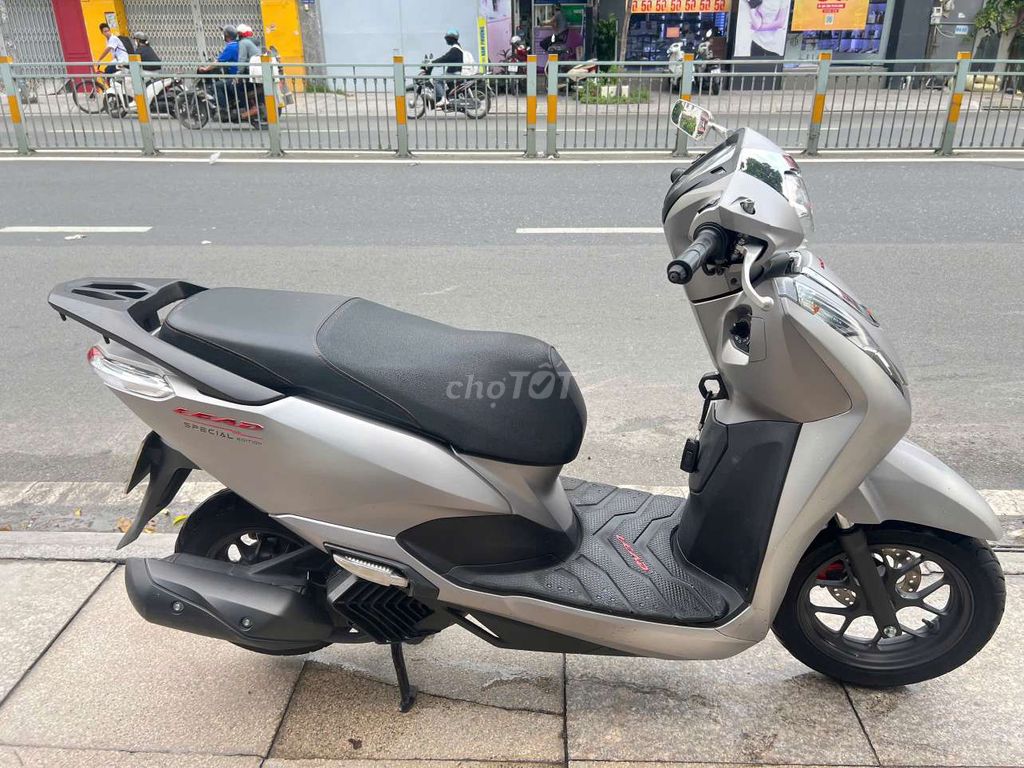 Honda Lead 2023 Серебристый Б/у