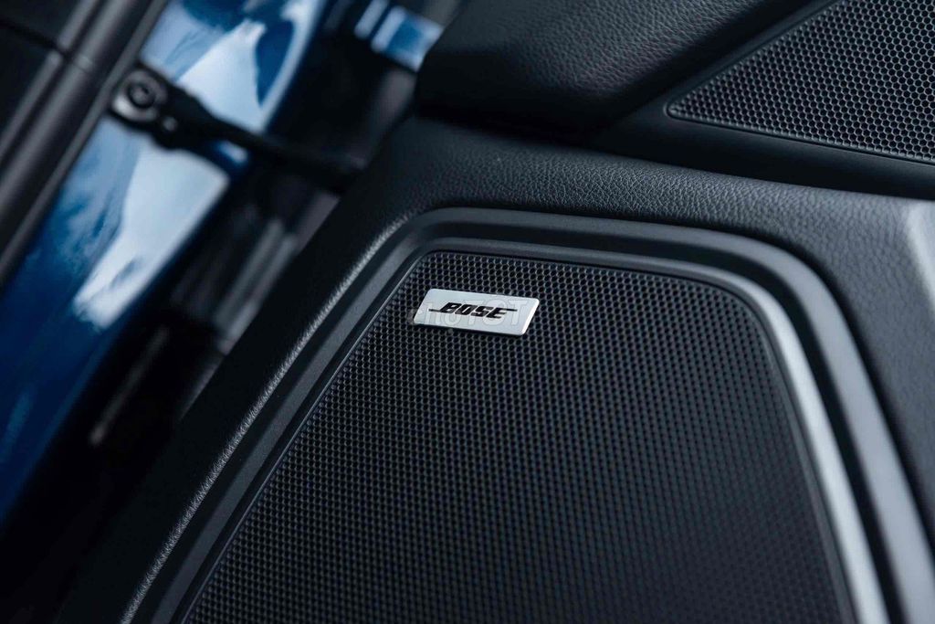 Porsche Macan 2021 - 57000 km. Mua bán Ô tô tại Quận 7 Tp Hồ Chí Minh được đăng bởi Nguyễn Lê Trung hình 16