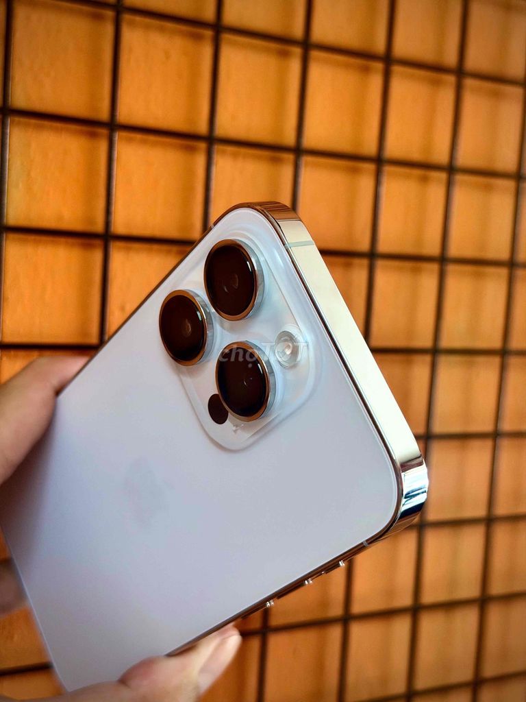 Apple iPhone 14 Pro 256GB Bạc silverpin 8x. Mua bán Điện thoại tại Quận Ninh Kiều Cần Thơ được đăng bởi  HVM 65  hình 1