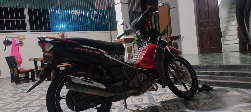 Xe máy Yamaha Sirius màu đỏ đen đời 2018. Mua bán Xe máy tại Huyện Quỳnh Lưu Nghệ An được đăng bởi Hồ thị trang  hình 2