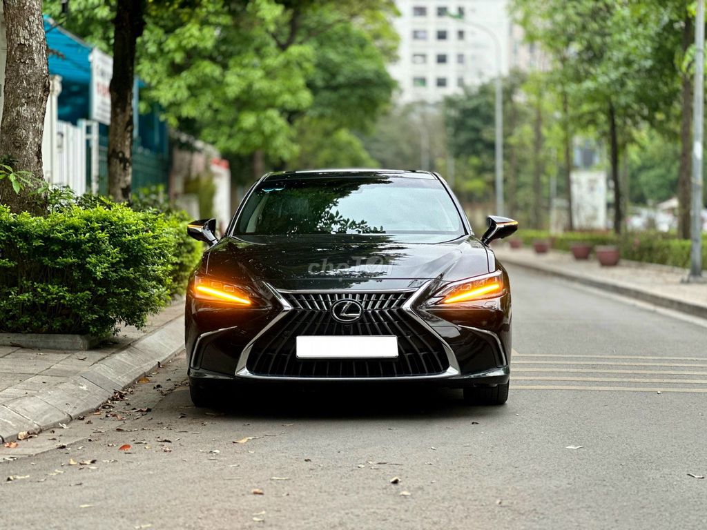 Lexus Es300 H ( hybrid) 2022 tư nhân 1 chủ 2v zin