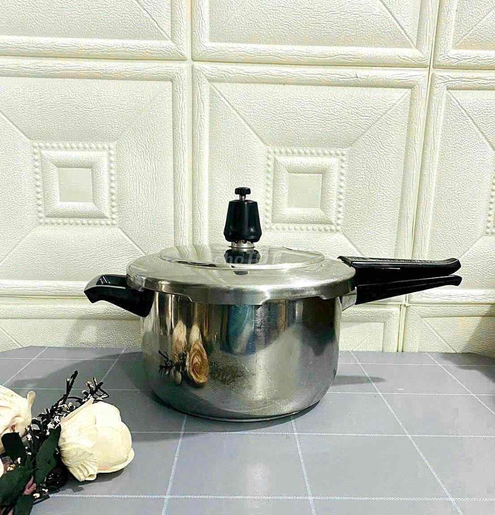 Nồi áp suất WMF 5.5 lít ĐỨC 🇩🇪. Mua bán Dụng cụ nhà bếp tại Huyện Hóc Môn Tp Hồ Chí Minh được đăng bởi Lê Vân JP  hình 1