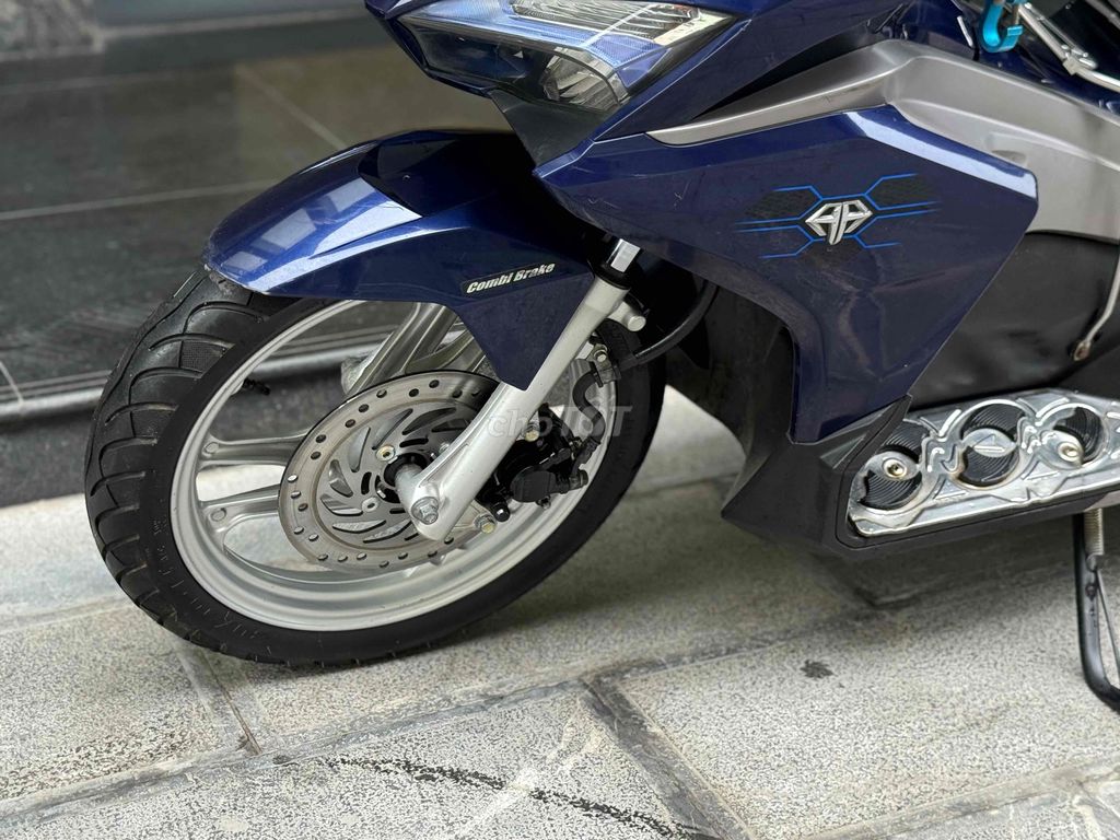 Honda Air blade 125 2017 đèn led 29B1-650.50. Mua bán Xe máy tại Quận Ba Đình Hà Nội được đăng bởi Xe Máy Nam Thi hình 8