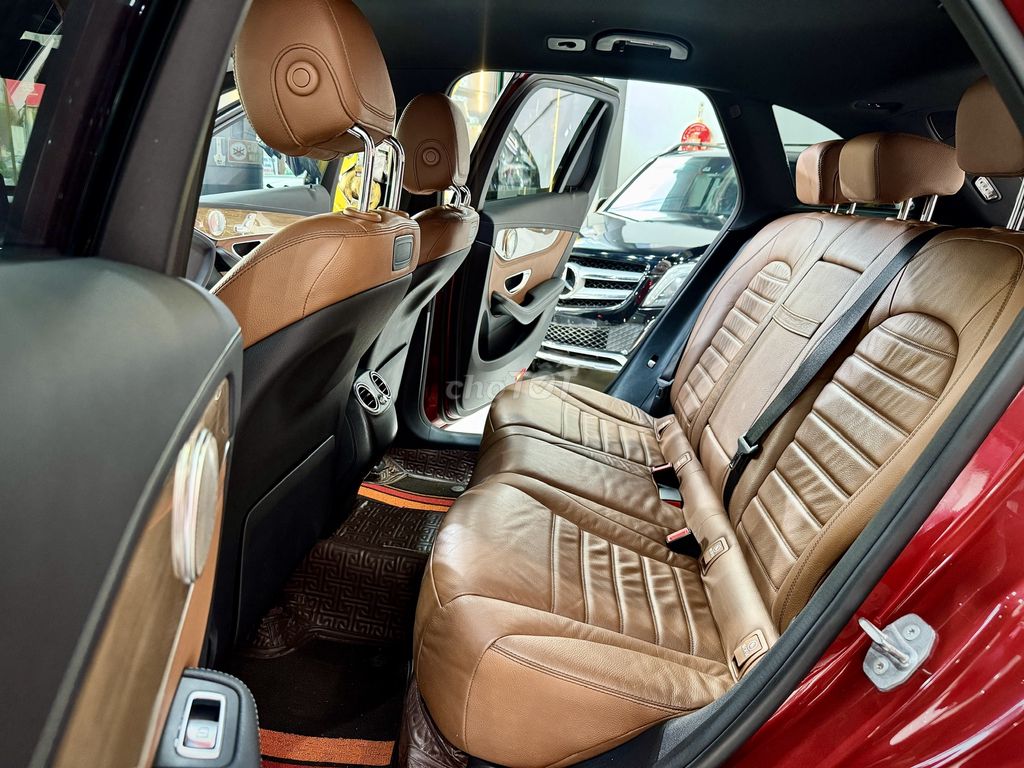 Mercedes Benz GLC Class2018 250 4MATIC AT-63000 km