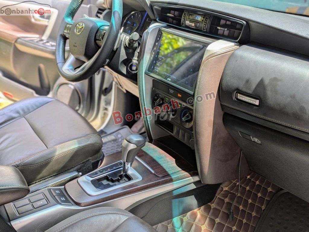 Fortuner Máy dầu số tự động sản xuất 2019. Mua bán Ô tô tại Quận 10 Tp Hồ Chí Minh được đăng bởi Hiền Toyota hình 4