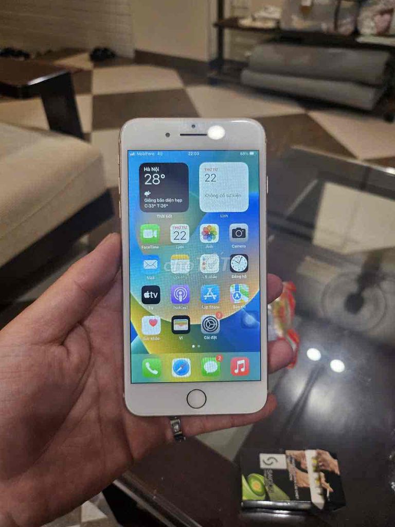 cần bán iphone 8 plus Qt 64g. Mua bán Điện thoại tại Quận Đống Đa Hà Nội được đăng bởi Hoang Anh  hình 1